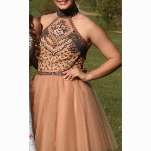 Sherri Hill Dresses & Skirts - Sherri Hill Size 6 Halter Dress